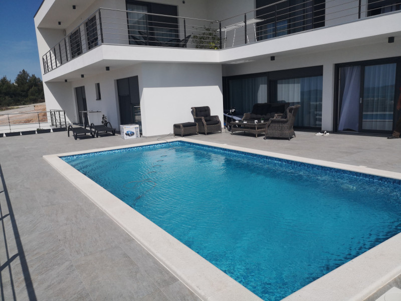 Bazen Šibenik Podsolarsko