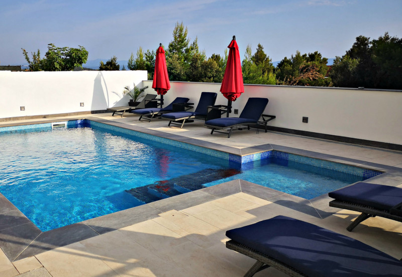 Makarska bazen s pogledom