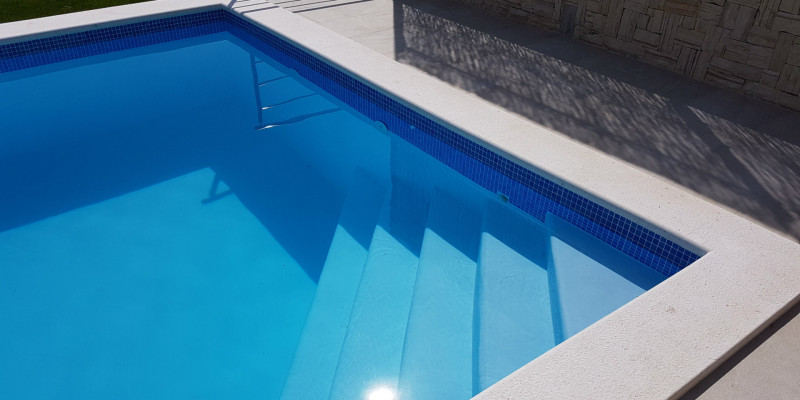 Bazen kutne stepenice