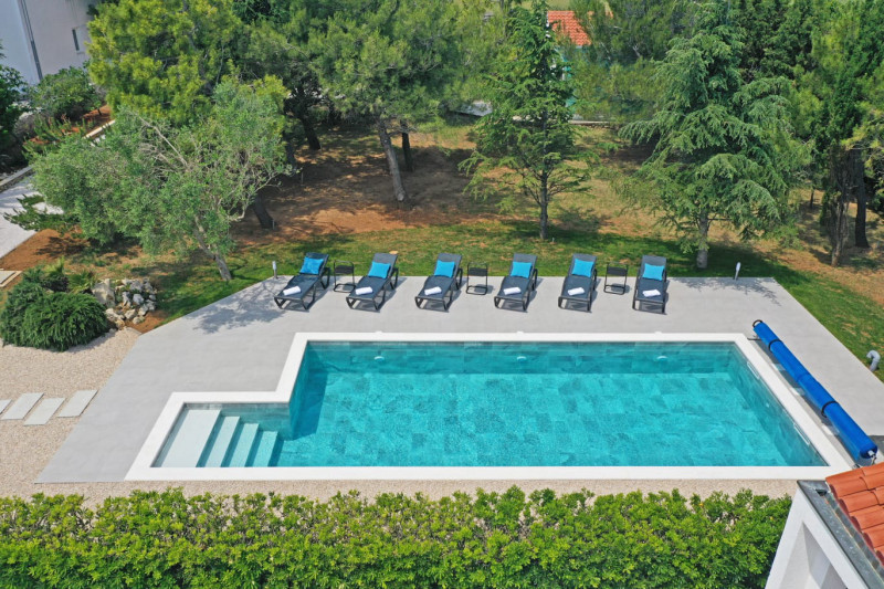 Pag luksuzni bazen 6 odozgo