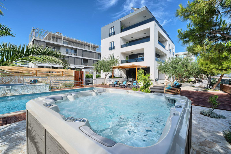 Delphina 3G jacuzzi Split Žnjan