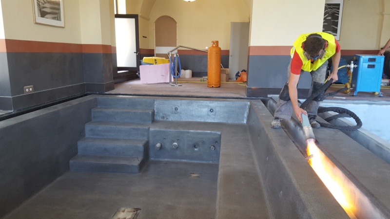 Završni sloj hotelskog bazena Porto Montenegro