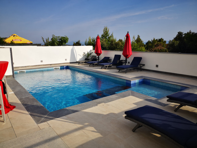 Bazen Makarska Villa Inis pločice