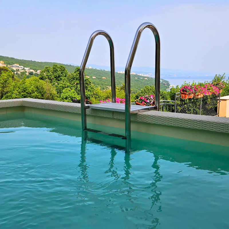 Laghetto Diva LTI nadzemni bazen Opatija ljestve